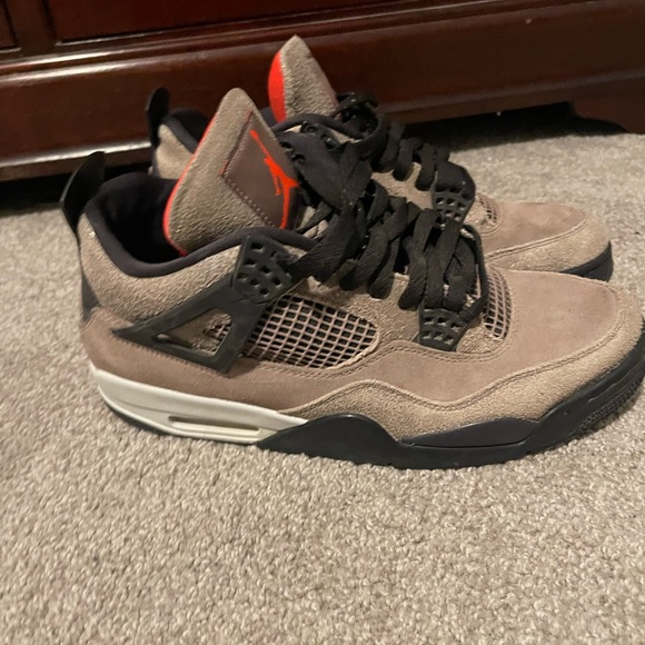 Jordan 4 taupe haze size 10.5 good condition - Picture 5 of 8